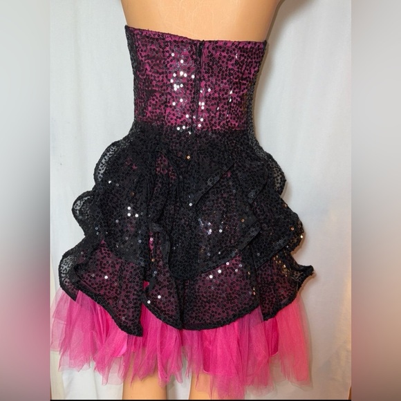 Vintage Betsey Johnson Pink and Black Strapless Sequin Dress - Picture 4 of 4